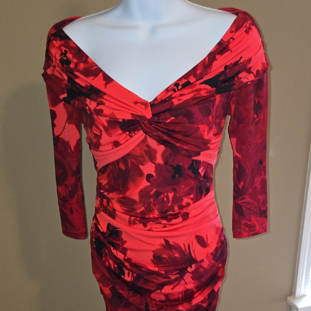 SEXY FORM FITTING Boston Proper Red and Black Floral 3/3 Sleeve Dress NWOT Sz 0 - Picture 7 of 10